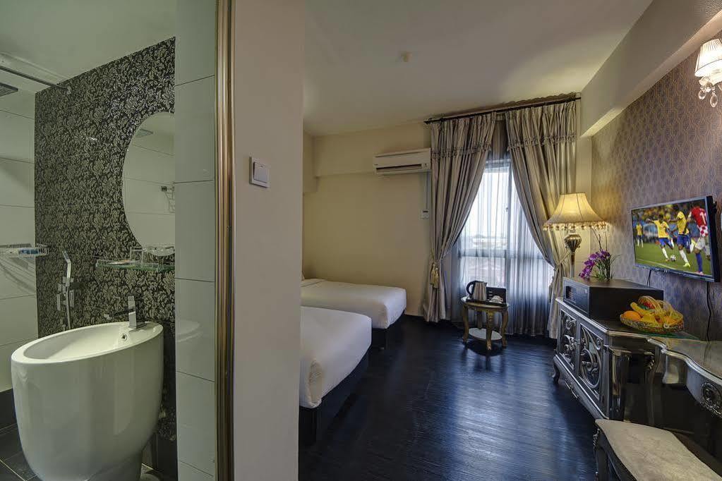 Arenaa Batik Boutique Hotel Куантан Екстериор снимка